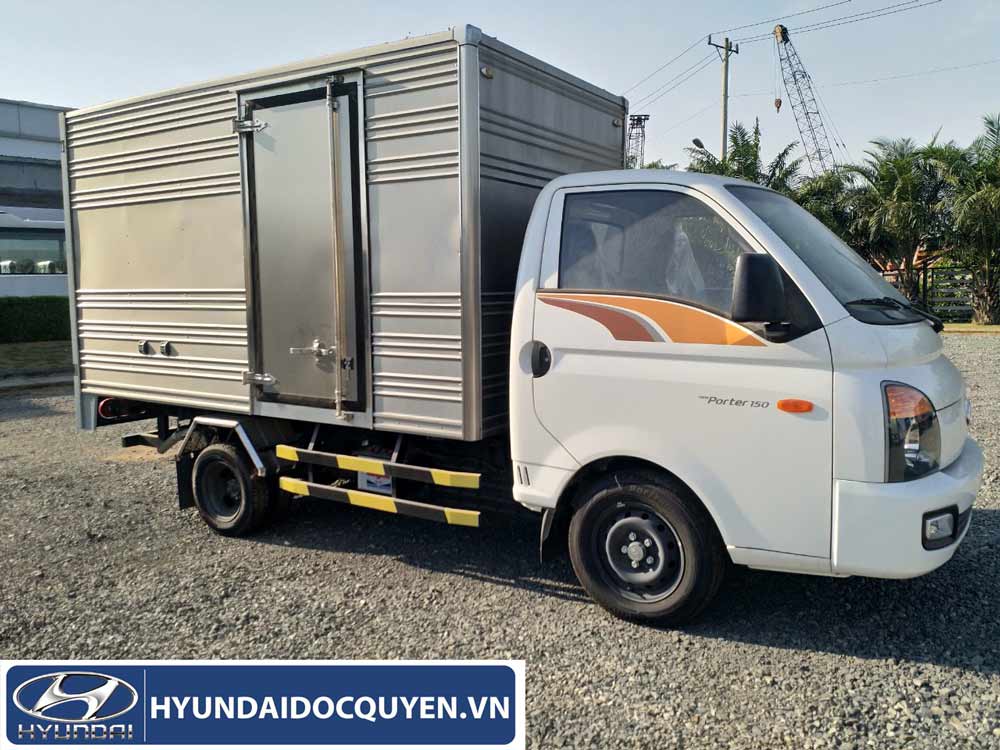 Giá Xe Tải Hyundai 1.5 Tấn New Porter H150 Thùng Cánh Dơi
