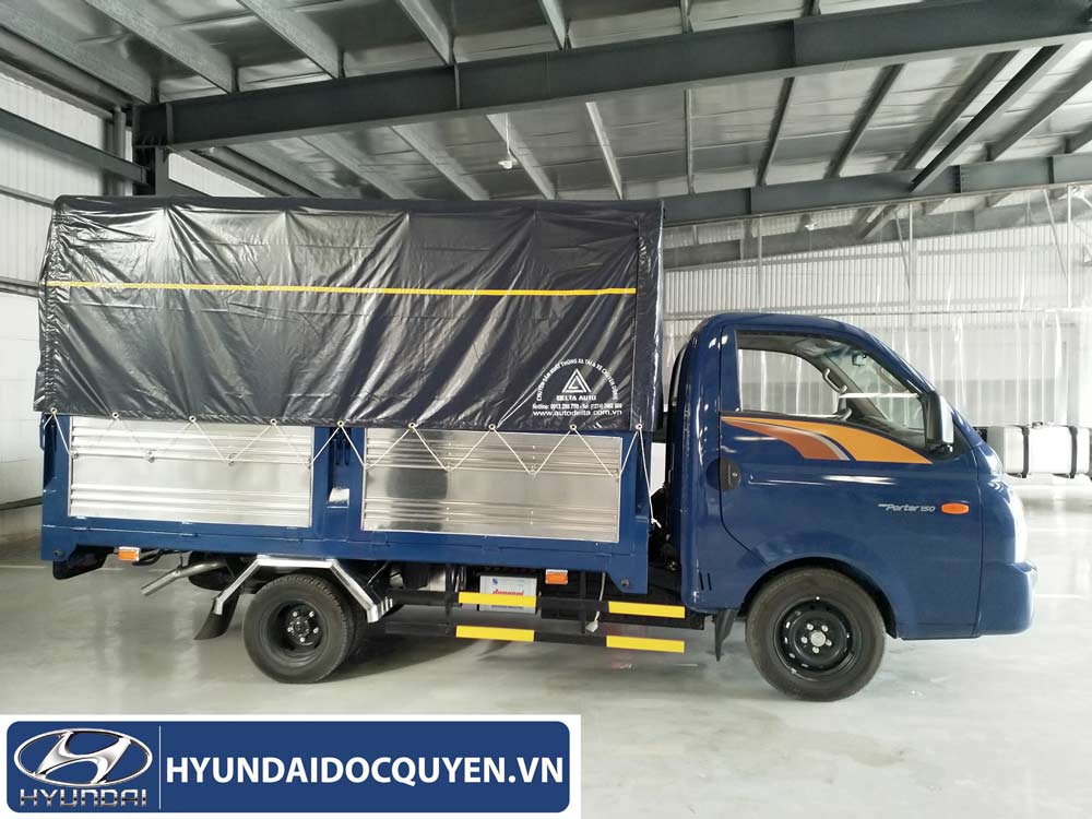 XE TẢI HYUNDAI PORTER H150 THÙNG MUI BẠT 1, 5 TẤN