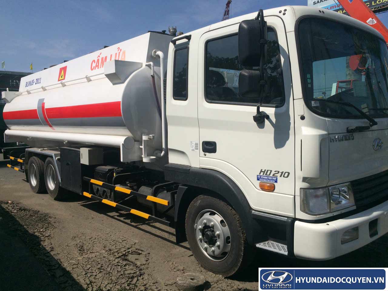 XE BỒN XI TÉC CHỞ XĂNG DẦU 17 KHỐI (17000 LÍT) HYUNDAI HD210 3 CHÂN RÚT