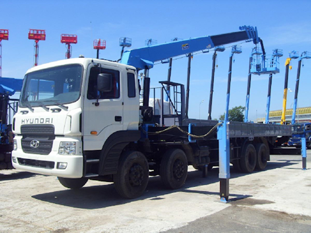 XE TẢI HD320 GẮN CẨU DONGYANG 10 TẤN SS2725LB