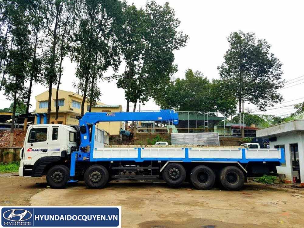 XE TẢI HYUNDAI HD360 5 CHÂN GẮN CẨU DONGYANG 7 TẤN SS1926