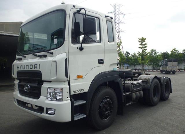 XE ĐẦU KÉO 2 CẦU HYUNDAI HD700