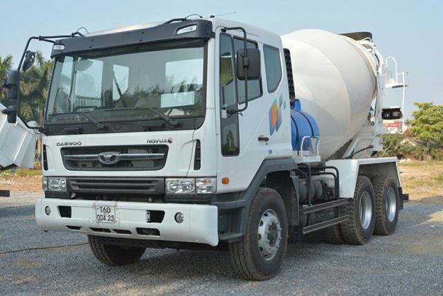 XE TRỘN BÊ TÔNG 7 KHỐI DAEWOO K4MVF NHẬP KHẨU